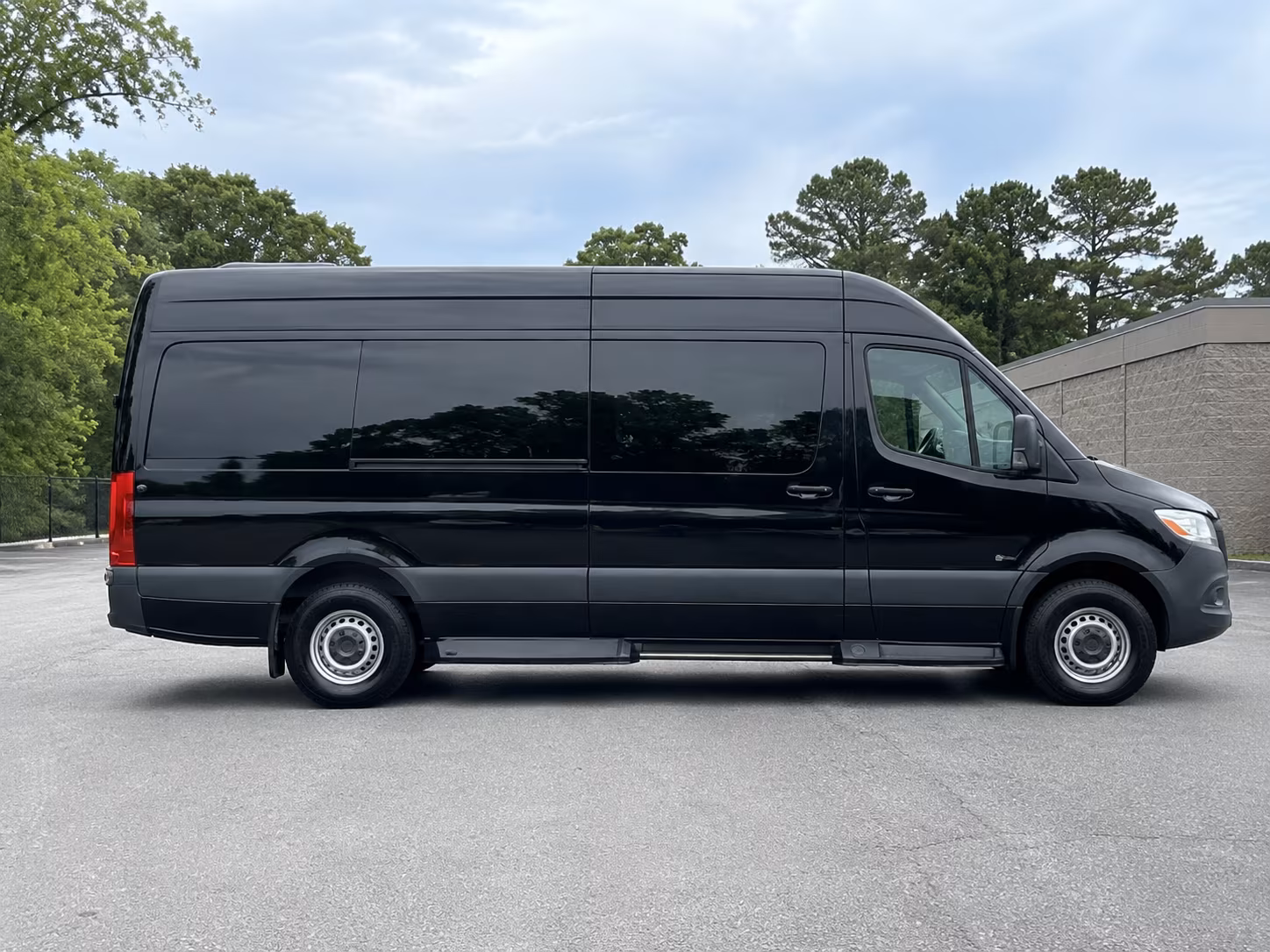 Fort Myers Airport Shuttle & Transportation party bus exterior