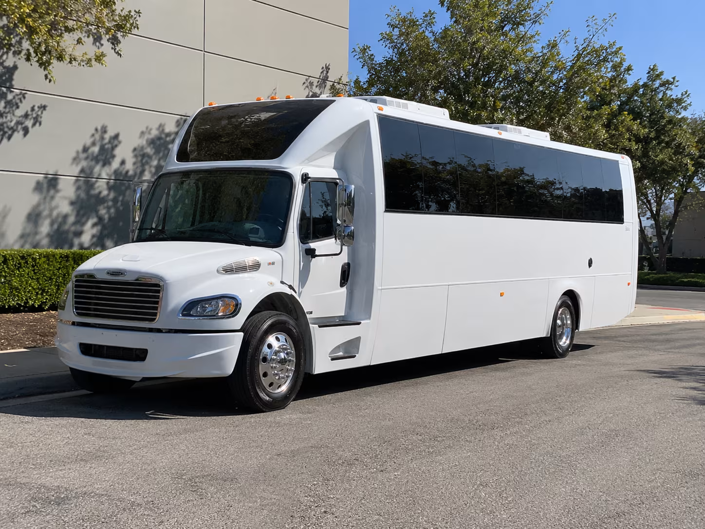 Fort Myers Birthday, Sweet 16, & Quinceañera Transportation onboard seating