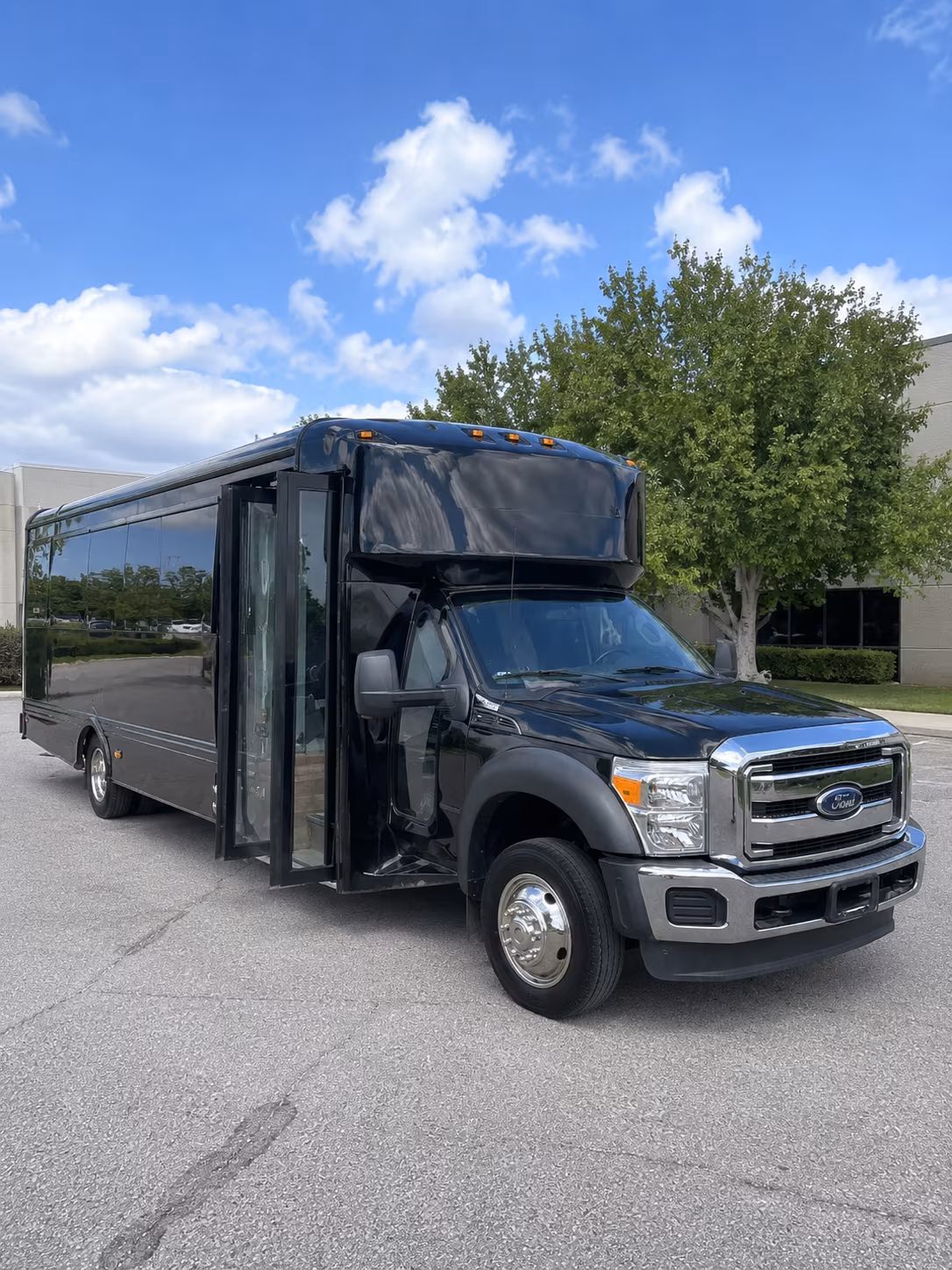 Fort Myers Concert & Music Festival Transportation party bus exterior