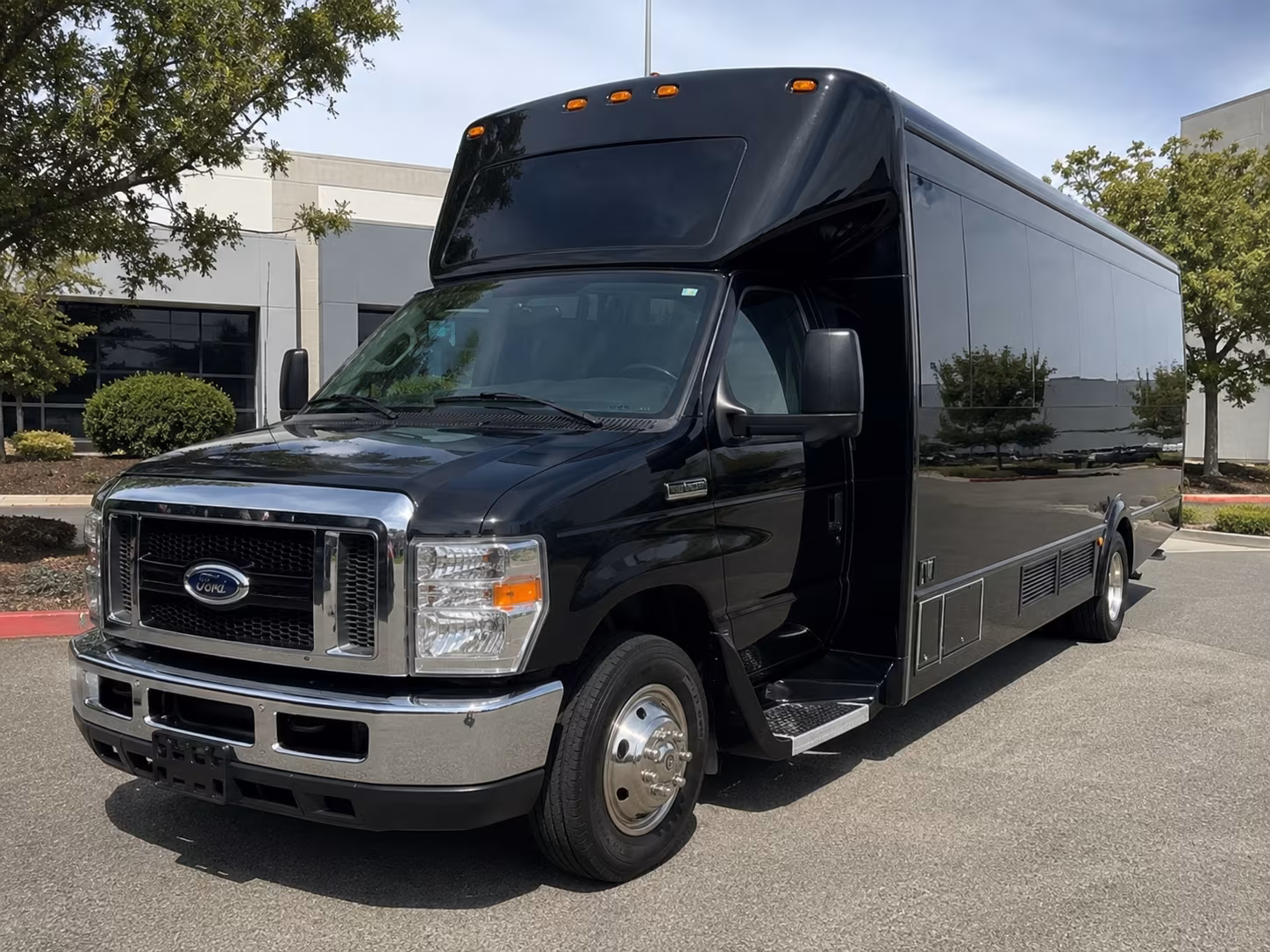 Fort Myers Winery Tour & Pub Crawl Transportation