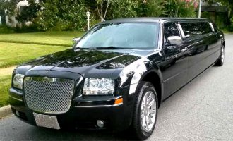 Chrysler 300 limo service Ft Myers